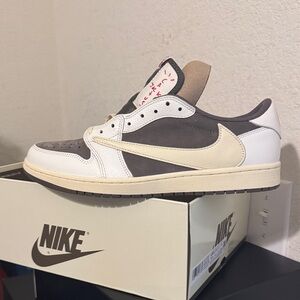 Jordan 1 low Travis Scott cactus jack Men's Shoes in White, Cream, and Brown